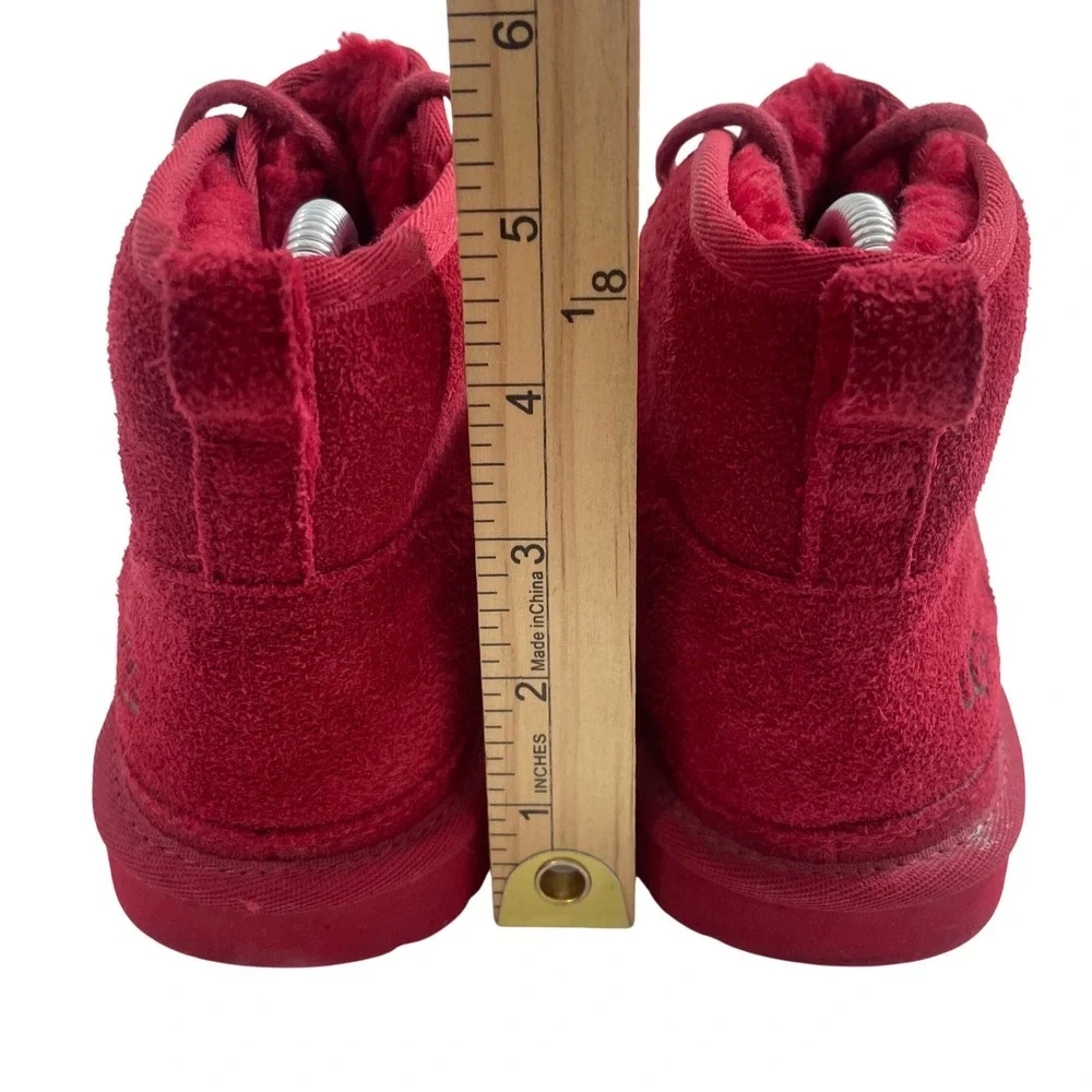 UGG Big Kids Neumel II Boots Red Suede Lace‎ Up Chukka Youth Size 5 Shoes
